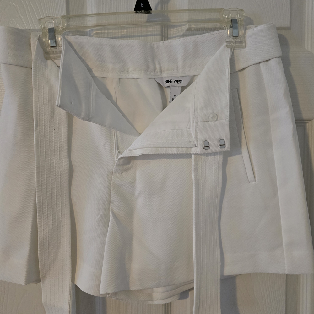 Nine West White Women's Shorts